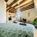 Aux Pieds Du Vieux-Mans : Joli Studio Cosy