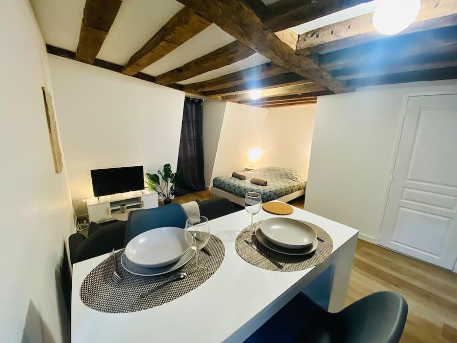 Aux Pieds Du Vieux-mans : Joli Studio Cosy Apartment Le Mans